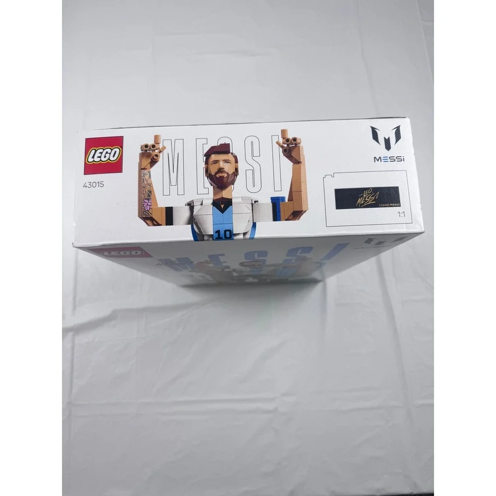 LEGO 43015 Lionel Messi Soccer Legend 2-in-1 Building Set 958 Pcs Factory Sealed